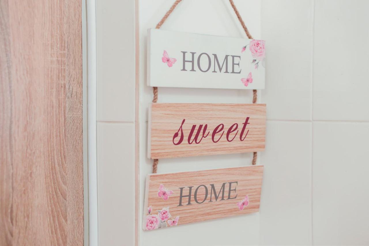 Mini Smart Apartments On Shpytalna 13- Economy Apartment Лвив Екстериор снимка